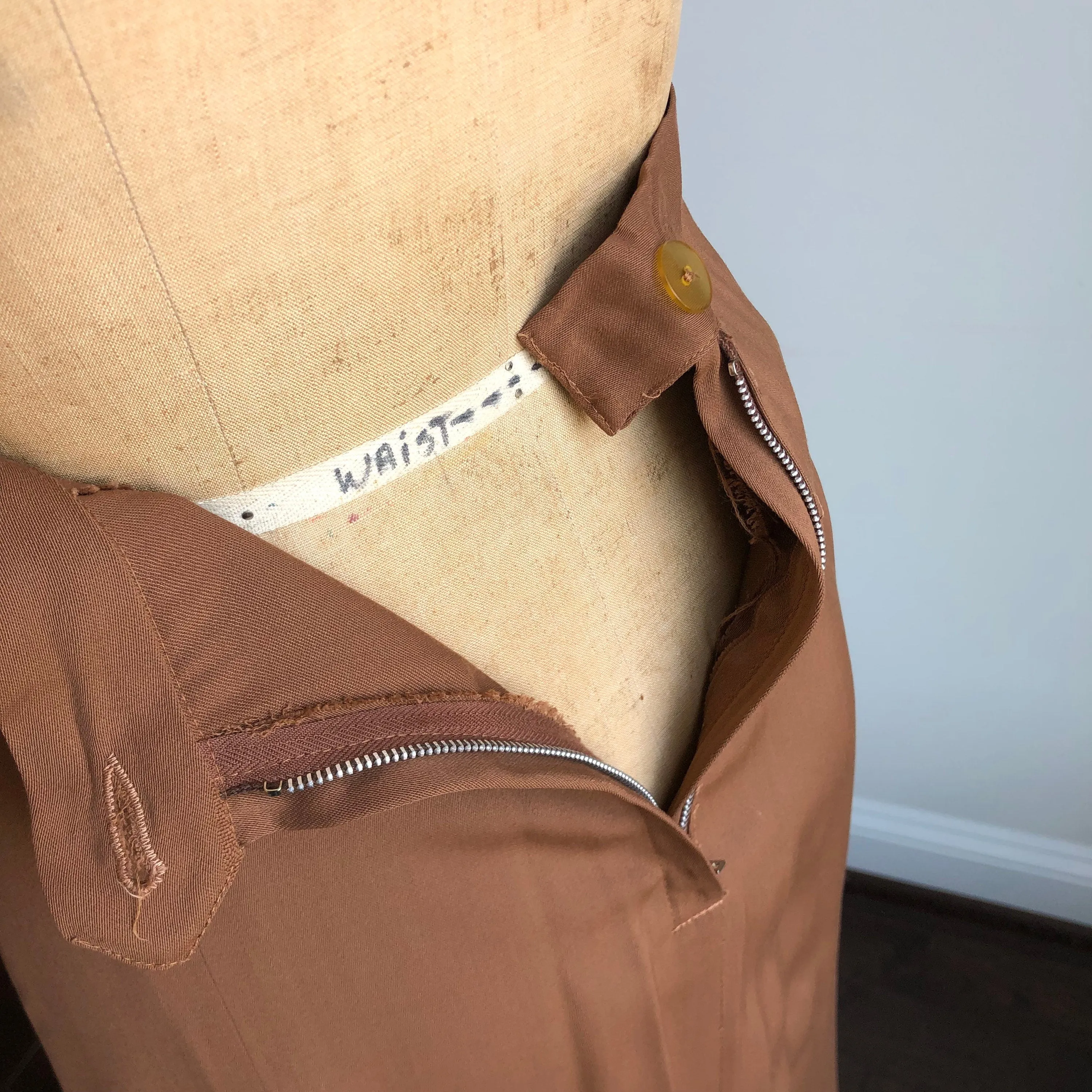 1940s Van Houten Terracotta Brown Suit Fantastic Tailoring SMALL